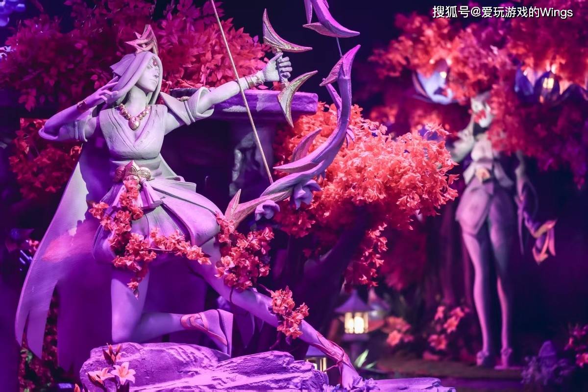 大巴免费接送,还有免费周边——LOL生日会竟如此阔绰!