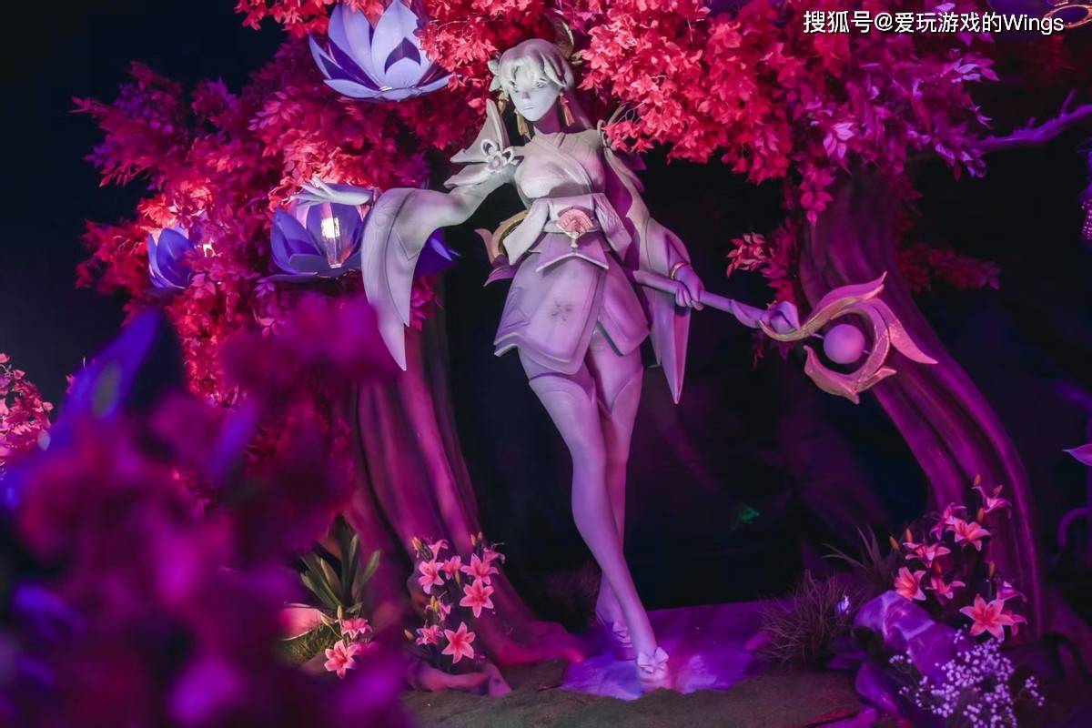 大巴免费接送,还有免费周边——LOL生日会竟如此阔绰!