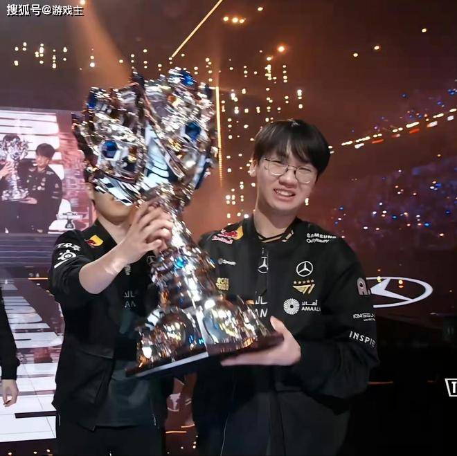 T1决赛队内语音火了,Oner调侃多兰不想赢,Faker直言送太多