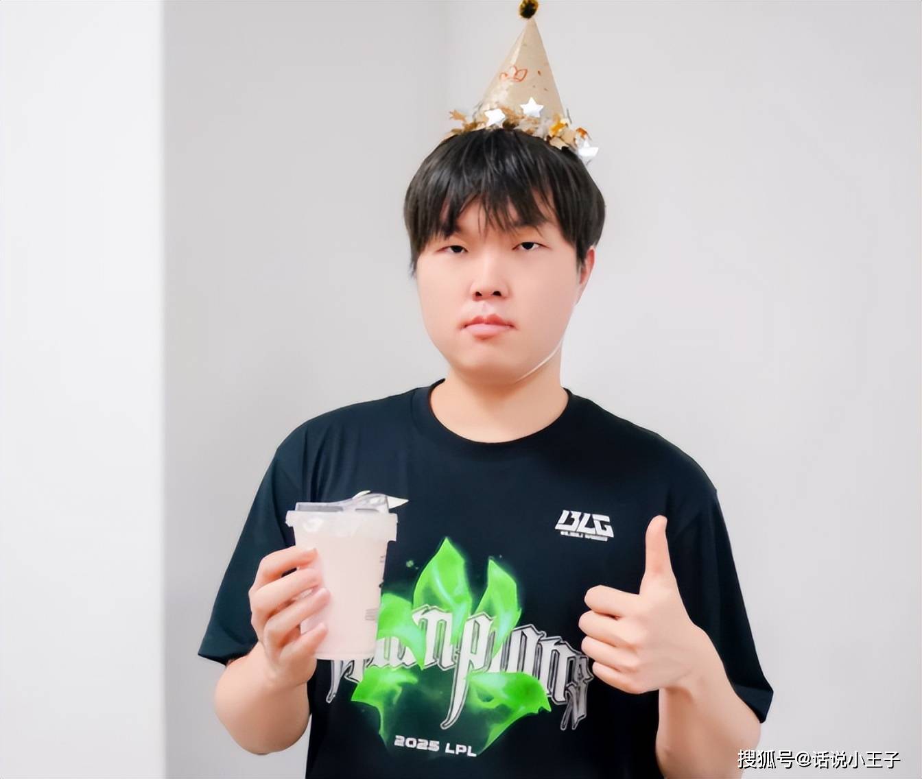 左手刷低信用分,喊话相信我!曝BLG选手Rank数据:Bin分最低